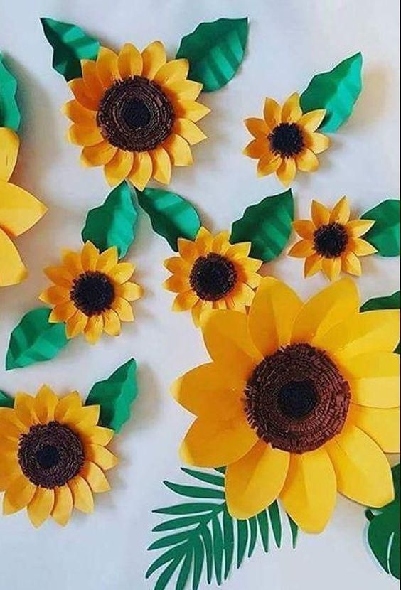 Flores de papel para decorar todo tipo de fiestas con esta manualidad