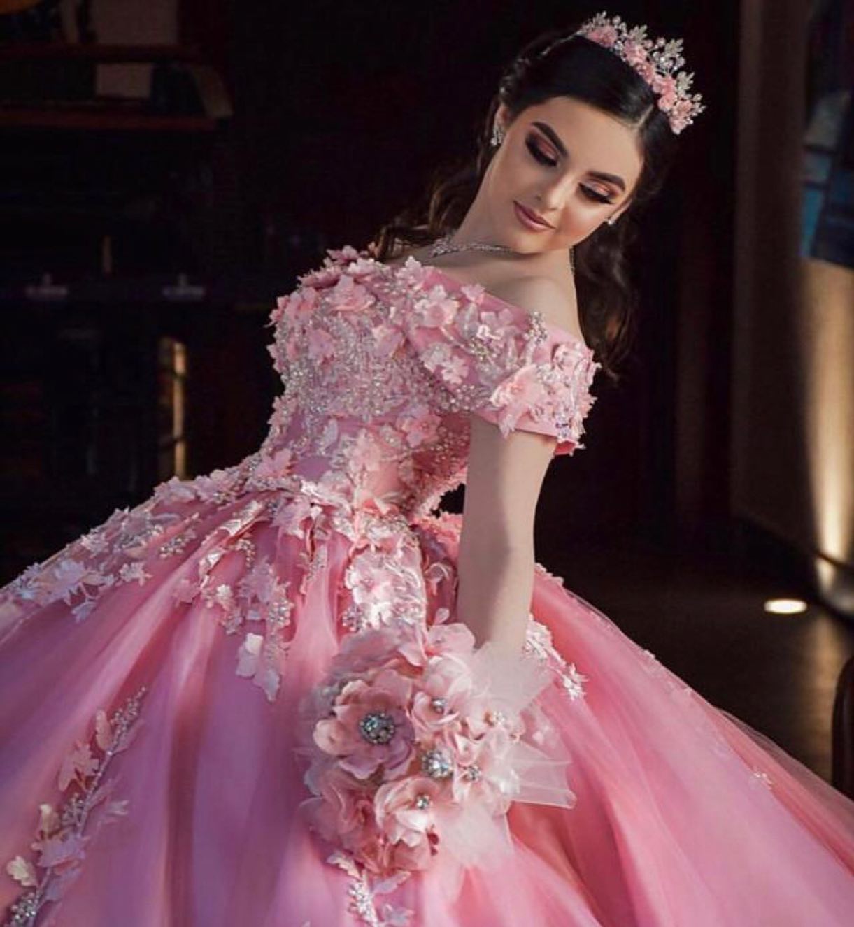 Vestidos de 15 rosas | 30 Diseños que reinarán este año