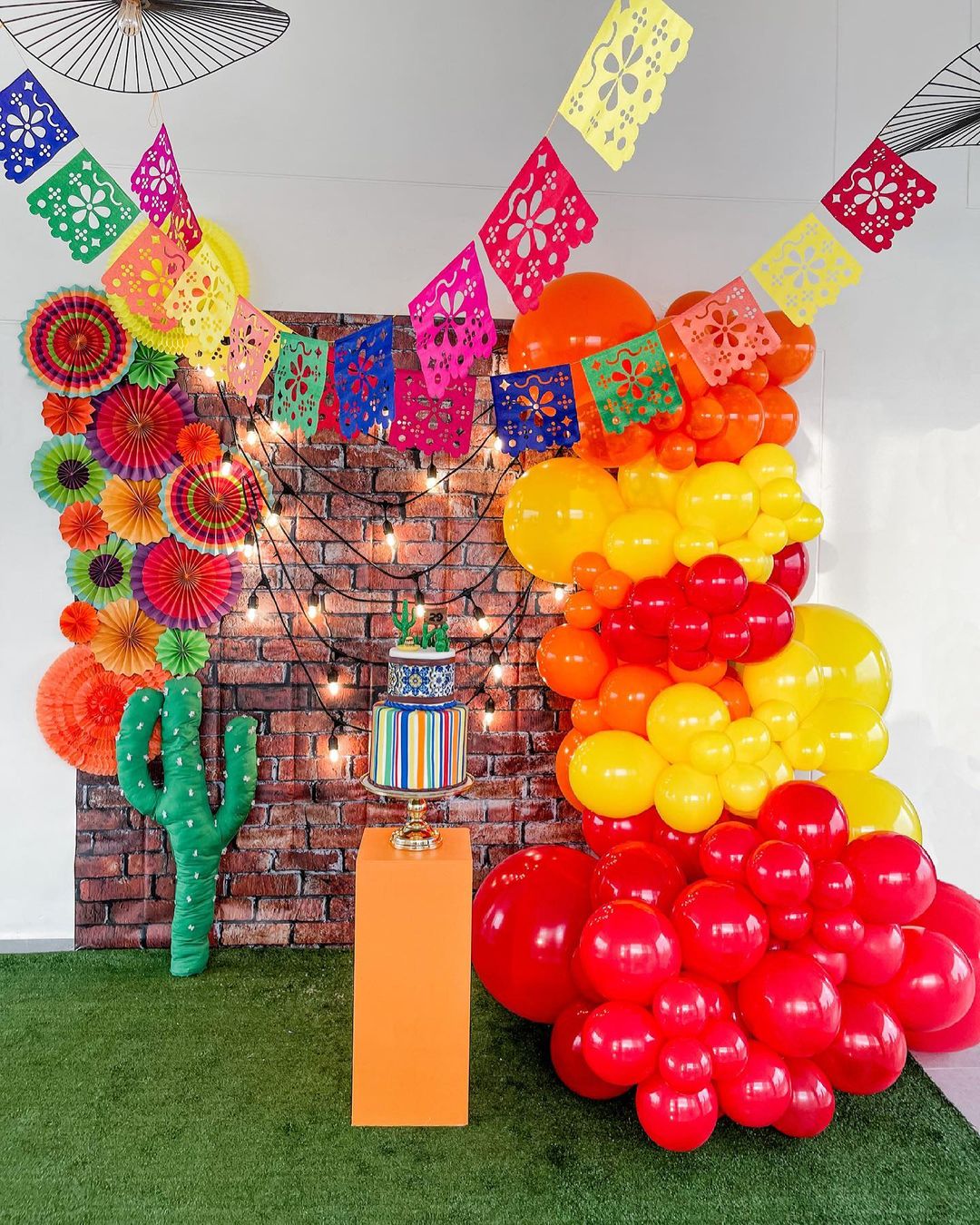decoración fiesta mexicana con globos