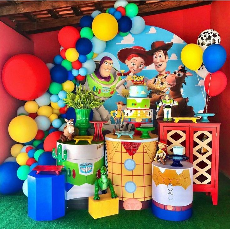 profundo moverse Punto Ideas para una Fiesta de Toy Story | Pasteles, centros de mesa y más