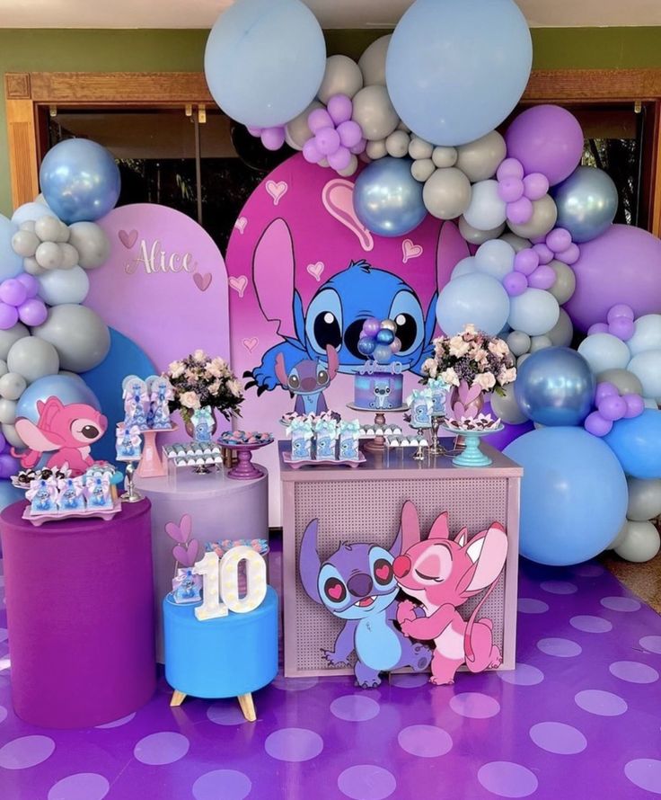 Mesa principal de lilo y stitch para wl primer cumpleaños de una hermosa  niña 😍