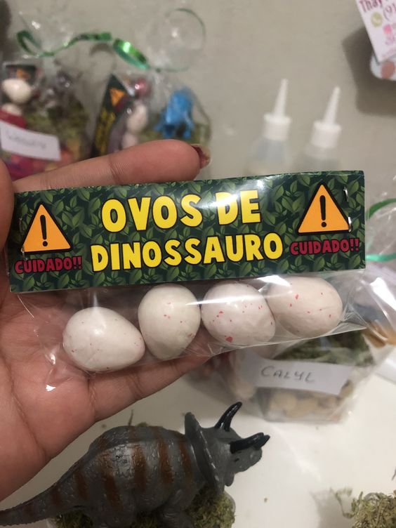 Ideas para mesa de dulces de dinosaurios