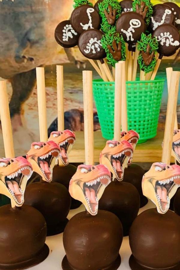 Ideas para mesa de dulces de dinosaurios